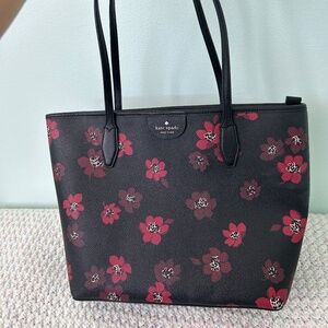 Kate Spade Lori tote in excellent preowned condition